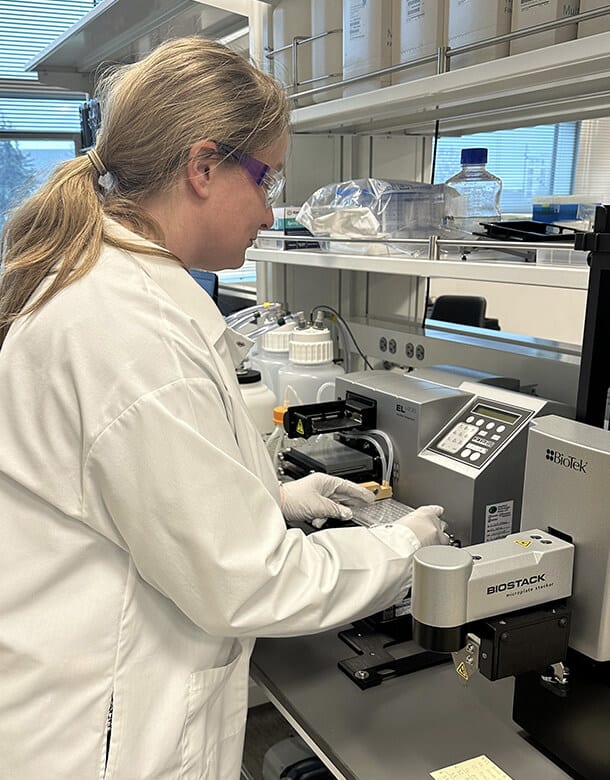 Dr. Anne Rietz working in the Kovina Therapeutics lab